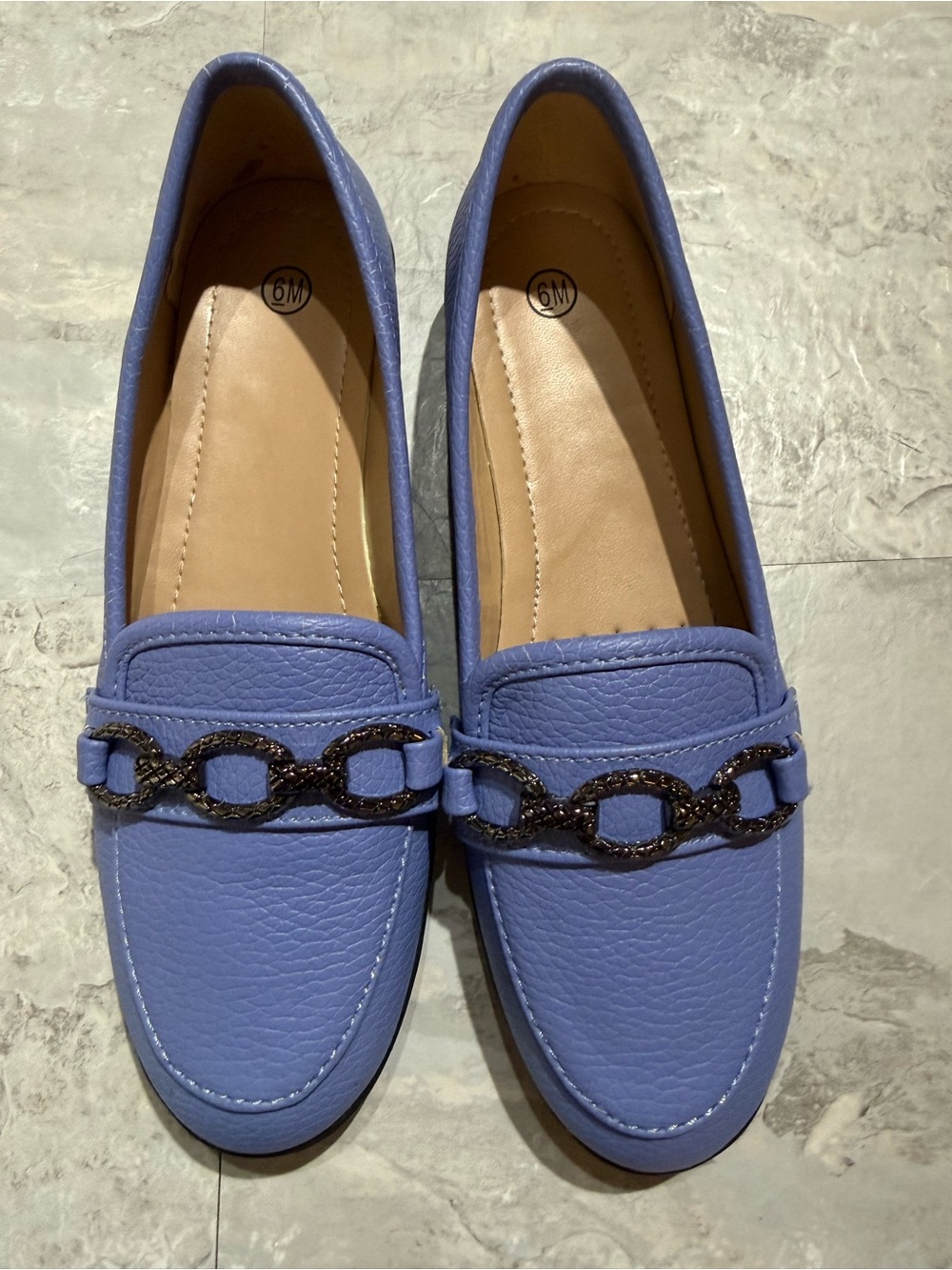 Chic Periwinkle Lavender Pebble Chain Loafers - Size 6M